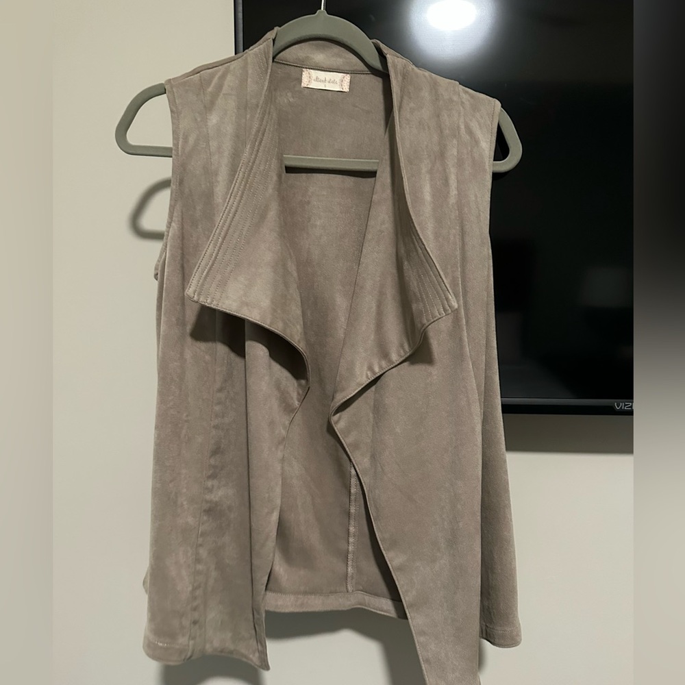 New with tags Altar’d State vest